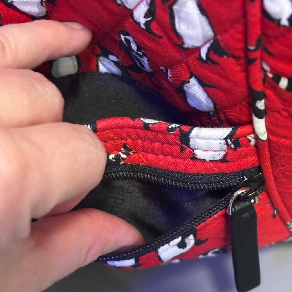 Vera Bradley Playful Penguins Red Quilted Cotton On The Go Crossbody Bag Purse - Picture 3 of 9